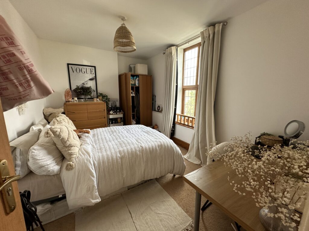Egerton Road Flat 3 - Fallowfield - £175 PPPW