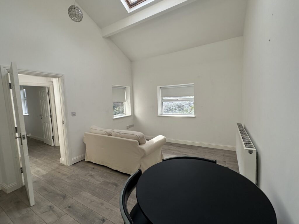 Flat 4 40 Cresswell Grove - Didsbury