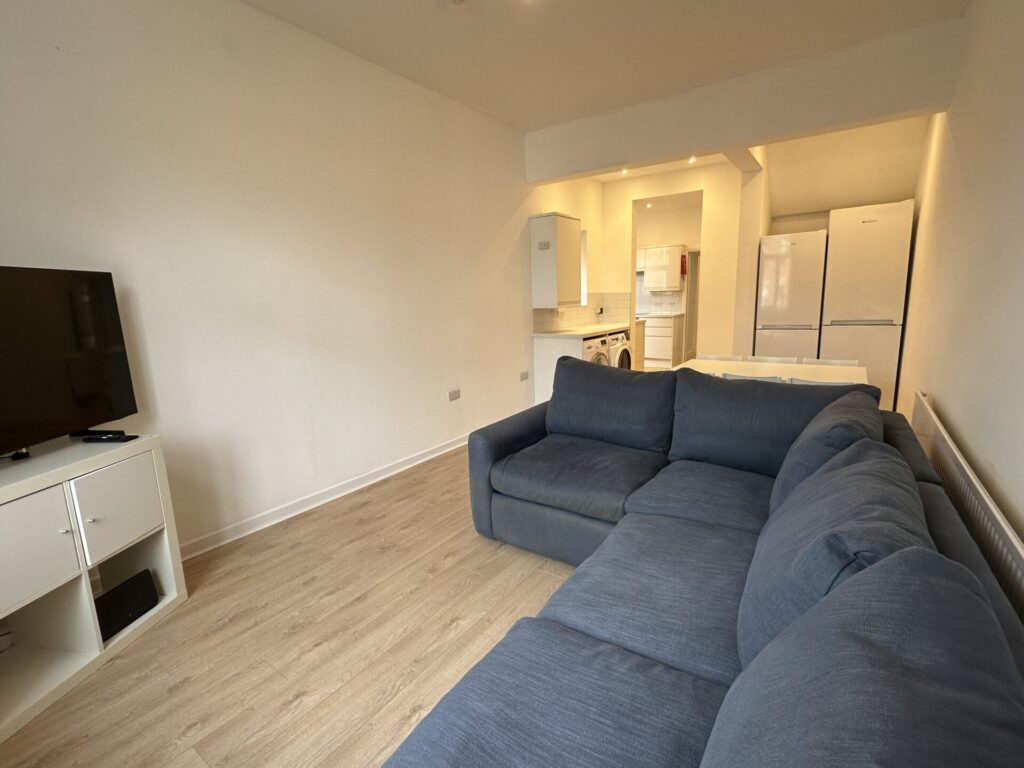 Richmond Grove - Victoria Park - £160 PPPW
